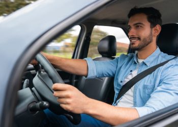 Assurance auto sans domicile fixe : solutions et alternatives pour les cas particuliers