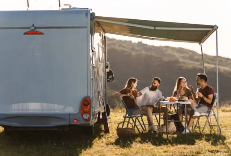 découvrez notre assurance caravane adaptée à vos besoins. protégez votre caravane contre les dommages, le vol et les imprévus. profitez de garanties sur mesure et d'un accompagnement personnalisé pour des voyages en toute sérénité.