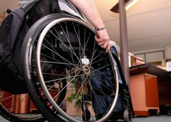 découvrez notre guide complet sur l'assurance auto pour les personnes en situation de handicap. protégez votre véhicule et votre mobilité avec des options adaptées à vos besoins spécifiques. obtenez des conseils sur les meilleures pratiques, les garanties disponibles et les aides financières possibles.