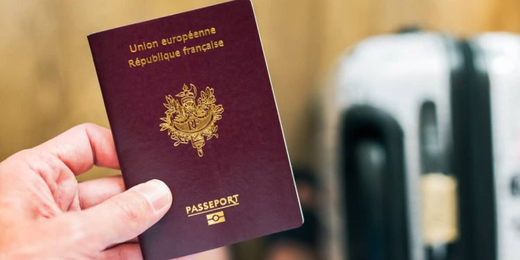 découvrez les étapes essentielles à suivre pour préparer votre assurance auto avant de partir en voyage. assurez-vous d'être couvert en cas d'imprévu sur la route et profitez de votre trajet en toute sérénité.