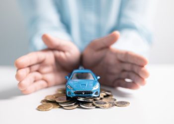 découvrez les conséquences juridiques et financières de la conduite sans assurance en france. informez-vous sur les sanctions encourues et les alternatives pour conduire en toute légalité.