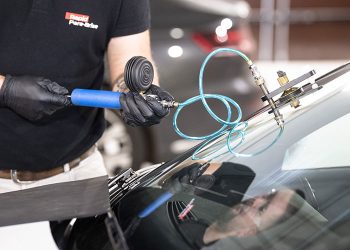 découvrez les escroqueries courantes liées aux réparateurs de pare-brise et apprenez à les éviter. protégez-vous des arnaques abusives et assurez-vous que vos réparations sont effectuées par des professionnels fiables. informez-vous pour faire des choix éclairés.