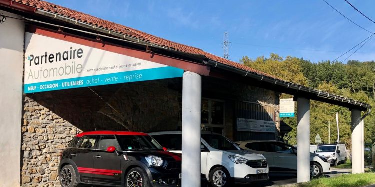 découvrez les avantages d'un partenariat automobile : collaborations fructueuses entre marques, innovations technologiques, offres exclusives et solutions de mobilité durable pour un avenir routier éclairé.