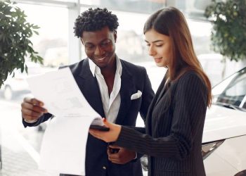 découvrez nos conseils pratiques pour économiser sur votre assurance auto tout en bénéficiant d'une couverture optimale.