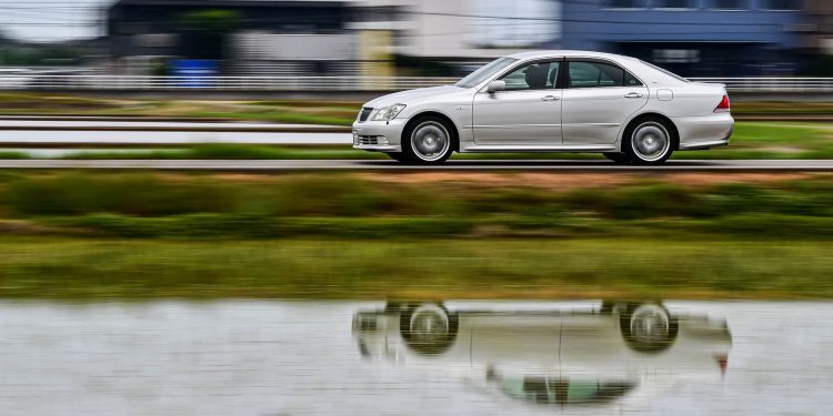 découvrez nos conseils pratiques pour réduire le coût de votre assurance auto et bénéficier d'une prime avantageuse tout en étant bien couvert.