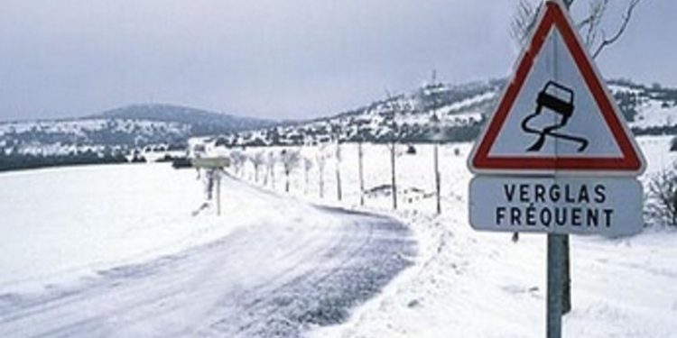 découvrez notre assurance spéciale neige et verglas pour protéger votre véhicule et votre sécurité sur les routes hivernales. bénéficiez d'une couverture adaptée aux conditions météorologiques rigoureuses.