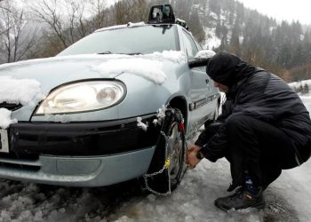 découvrez les équipements hiver obligatoires pour la saison 2025-2026 afin de garantir votre sécurité sur la route et respecter la réglementation en vigueur.