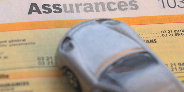 découvrez pourquoi les français hésitent à comparer les tarifs d'assurance auto et habitation et comment surmonter ces barrières pour faire des économies.