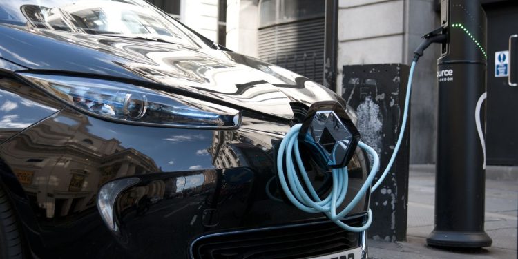 découvrez les tarifs et conseils pour choisir la meilleure assurance voiture électrique adaptée à vos besoins et budget.