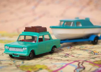 assurance auto : découvrez si vous faites partie des français qui paient un tarif plus élevé et comment optimiser votre contrat pour économiser.