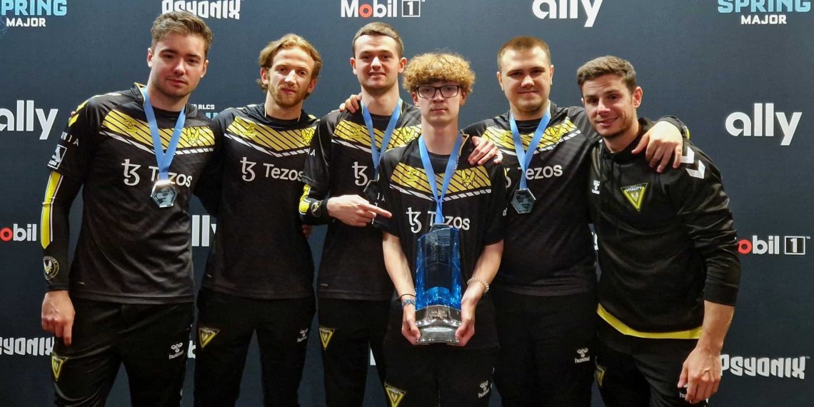 découvrez l'événement esport majeur rocket league à la paris la défense arena, réunissant les meilleurs joueurs pour des matchs intenses et spectaculaires.