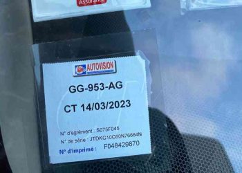 découvrez pourquoi la vignette de contrôle technique est inutile et quels risques elle peut engendrer pour les automobilistes.