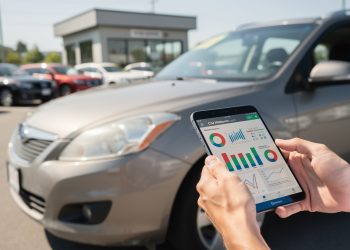 découvrez comment vérifier facilement l’historique d’une voiture d’occasion avant l’achat pour éviter les mauvaises surprises et faire un choix éclairé.