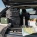 découvrez les meilleurs accessoires indispensables à emporter lors de votre road trip en voiture pour un voyage sûr, confortable et inoubliable.