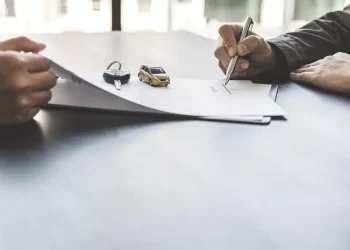 découvrez comment souscrire une assurance auto après une résiliation, les démarches à suivre et les solutions pour retrouver une couverture rapidement.