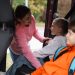 Transporter les enfants des autres à l&rsquo;école ou au sport : ce que votre assurance couvre vraiment