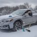 découvrez nos conseils essentiels pour préparer efficacement votre voiture à affronter l'hiver en toute sécurité et préserver ses performances.